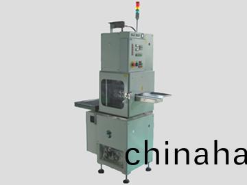AX高壓(ya)水(shui)去毛刺(ci)清洗機